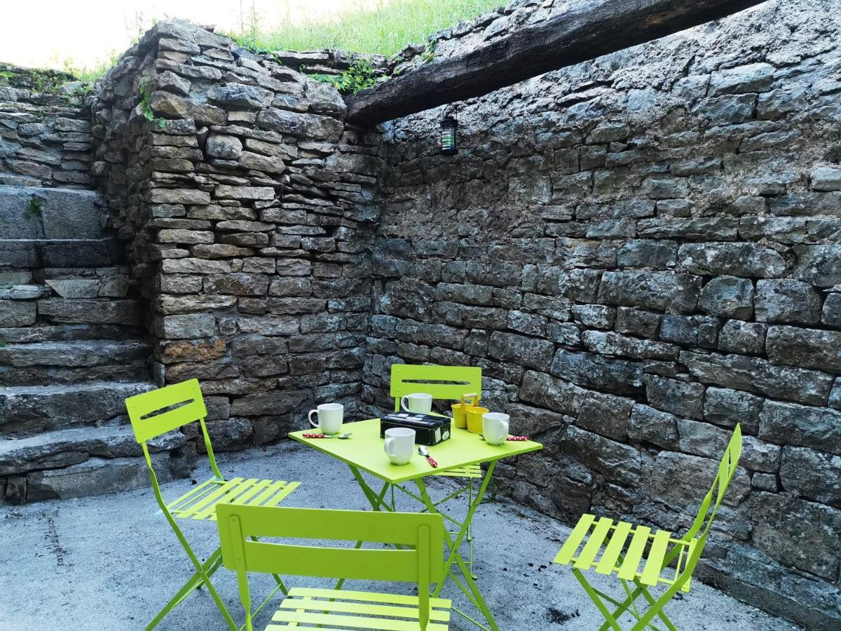 Gite Des 3 Vallees Baume-les-Messieurs Exterior foto
